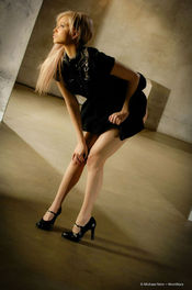 Brea Bennett Naked Blondie 02